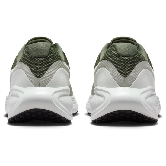 Nike Revolution 8